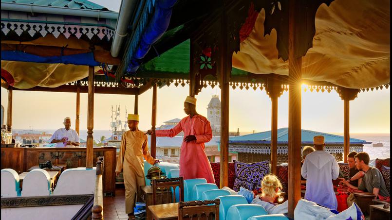 Emerson-on-Hurumzi-Zanzibar-Teahouse-Tarab-sunset-Le-Figaro.jpg
