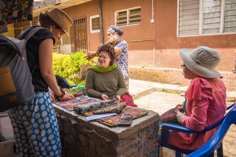 Acheter des tissus en Tanzanie : Kanga Swahili, Kitenge, Wax...