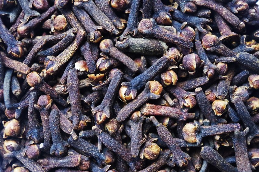 cloves-1049598_1280-850x563.jpg