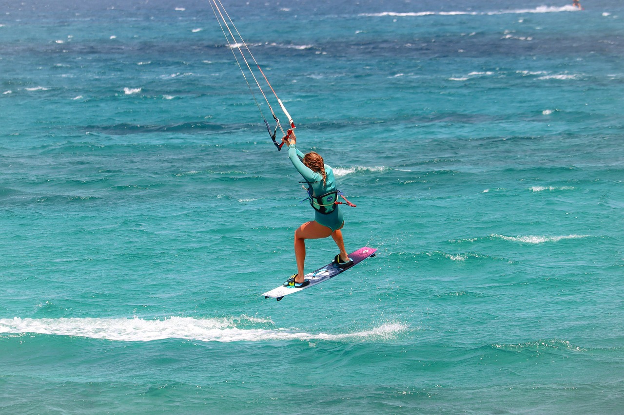 kite-surfing-7244337_1280.jpg